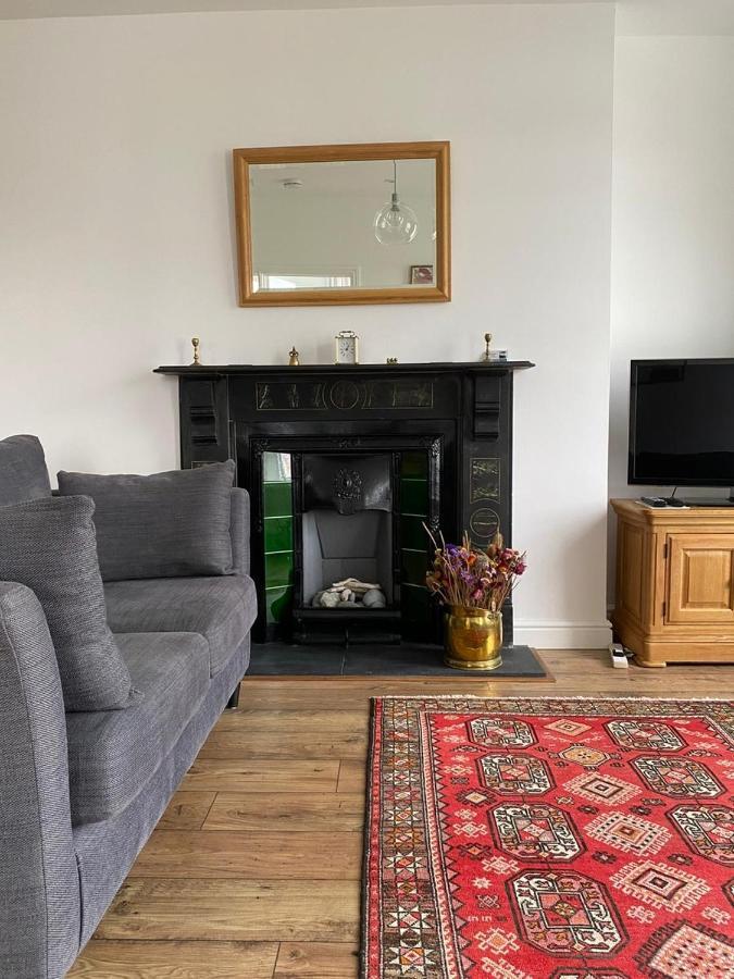 2 Yr Hen Fanc Apartment Aberaeron Exterior photo