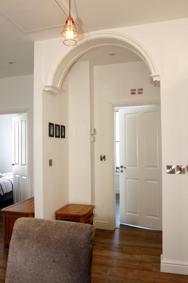 2 Yr Hen Fanc Apartment Aberaeron Exterior photo