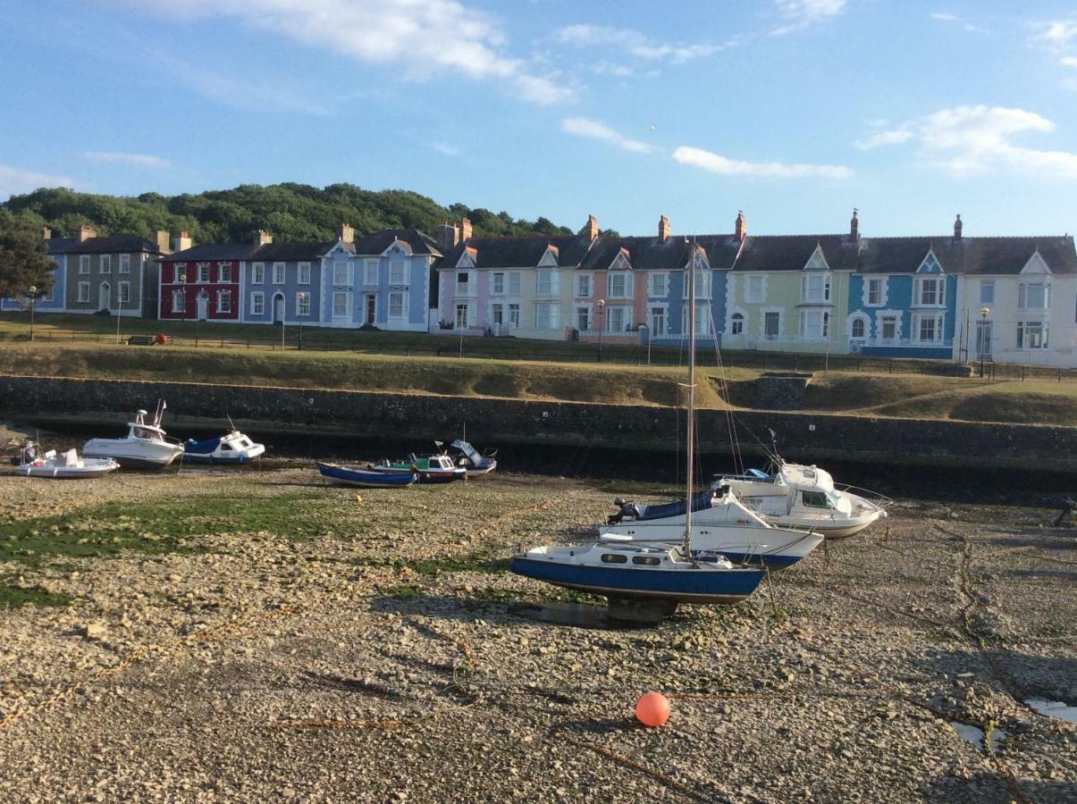 2 Yr Hen Fanc Apartment Aberaeron Exterior photo